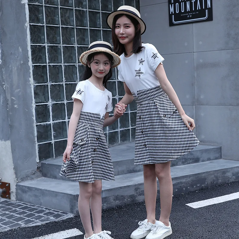 Семейное платье для мамы и дочки Новинка 2019 года сезон лето-осень в клетку со