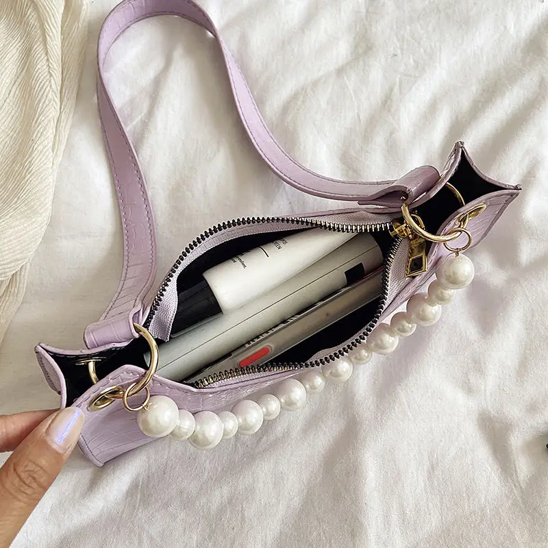 

Retro Crocodile Pattern Leather Women Baguette Armpit Bags Pearl Chain Ladies Shoulder Bags Fashion Design Purses and Handbags