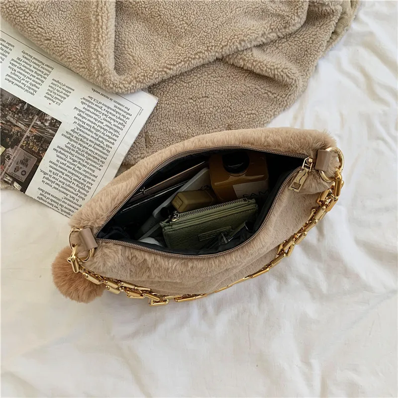 

2020 New Women Winter Faux Fur Shoulder Bags Luxury Designer Portable Hairball Handbag Female Soft Plush Thick Chain Hobos Bag