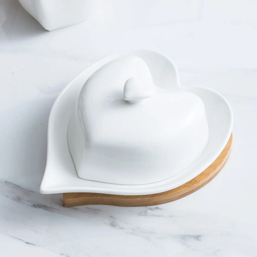 

1Pc Ceramic Butter Dish Household Butter Plate Heart-shaped Food Dish (White)