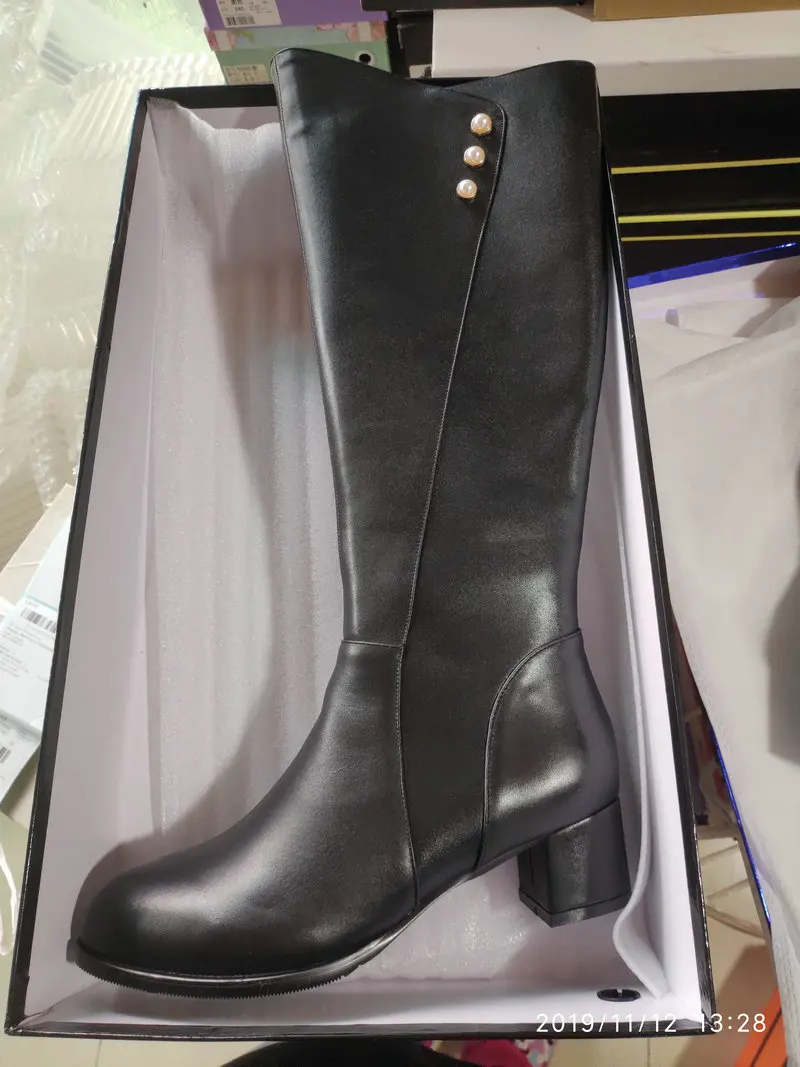 Женские сапоги до колена Salu черные теплые из натуральной кожи с круглым носком