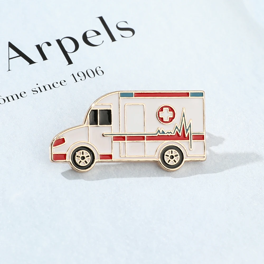 Мультяшная брошь в виде скорой помощи с красным крестом для врачей медсестер