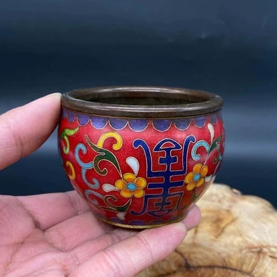 

Exquisite retro Cloisonne pattern small ornament of copper cylinder