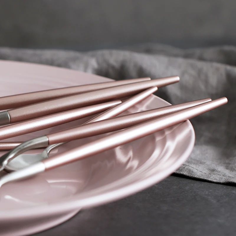 Европейский простой розовый серебряный нож из нержавеющей стали и вилка три