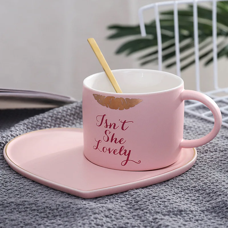Чашка керамическая в скандинавском стиле кружка с розовым сердцем креативная
