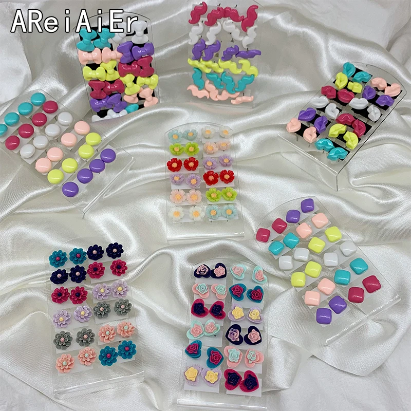 Комплект женских серег-гвоздиков 12 пар