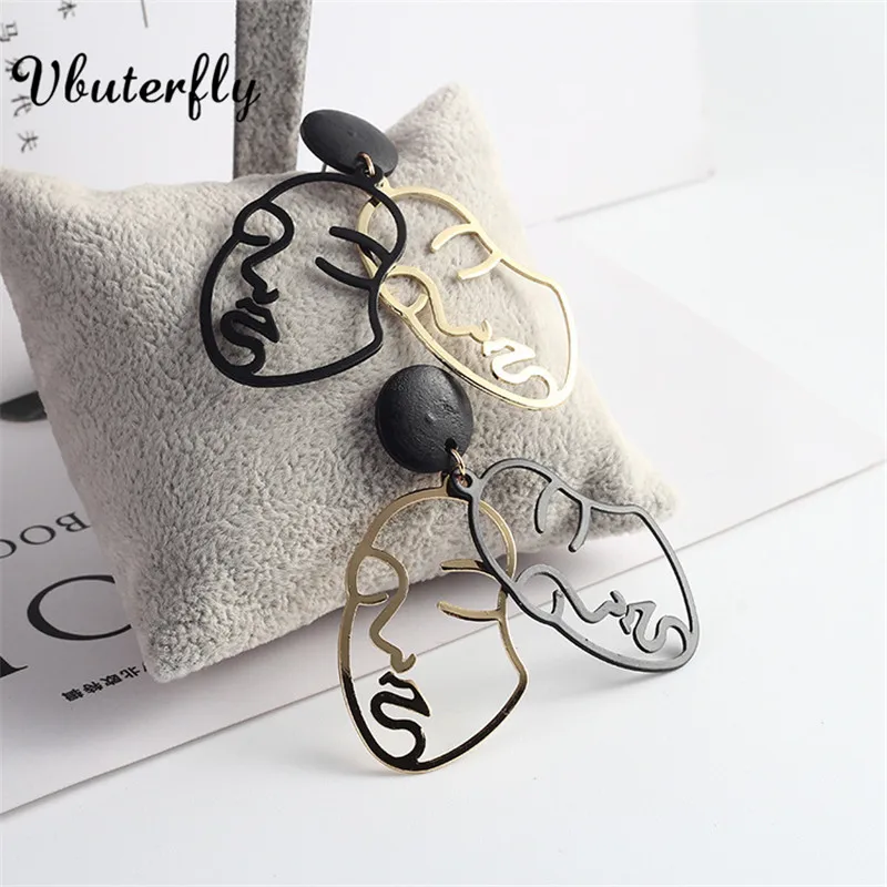 

Gold-plated Moon Crescent Dangle Earrings Man in the Moon Celestial Jewellery for Women Human Face Outline Earrings KLA70D7-3