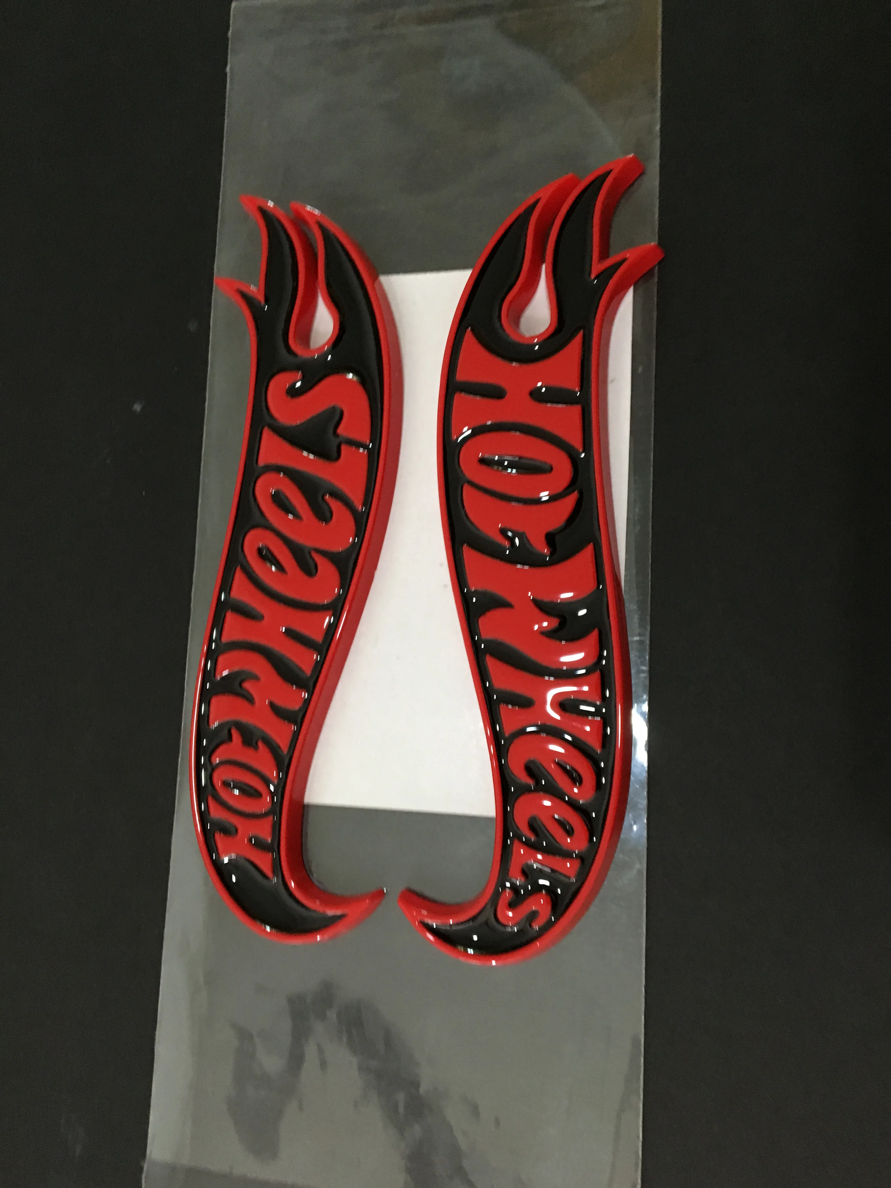 1pair red &amp black Hot Wheels Flames Emblem Badge Rod Mustang Camaro | Автомобили и мотоциклы