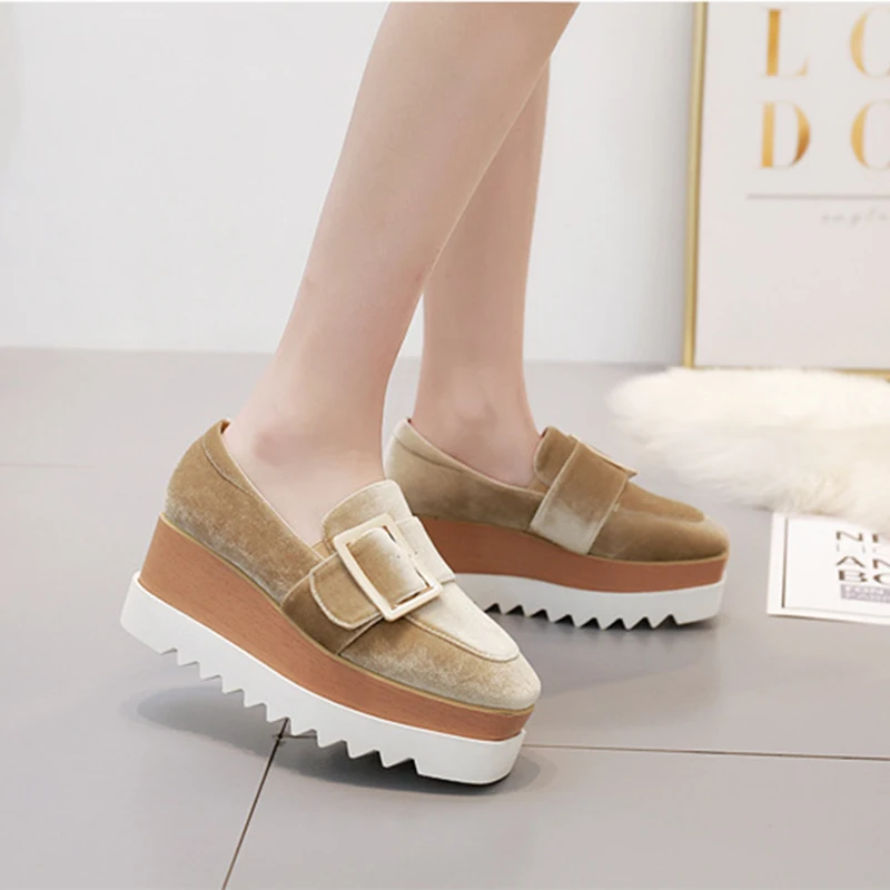 Маффин Броги Женская обувь на толстой мягкой подошве Цвет золотой Бархатная