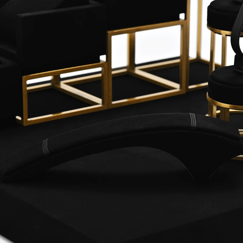 Oirlv Newly Black Metal Watch Display Props Set Watch Display Stands with Microfiber Jewelry Organizer Stands for Shop Cabinet