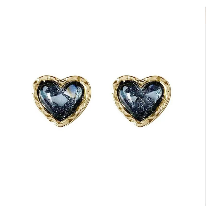 Серьги-гвоздики в форме сердца из Пномпеня | Украшения и аксессуары