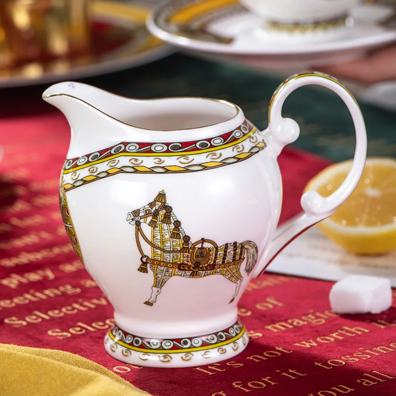 

Luxury Designer Creative Coffee Cup Set Gold Breakfast Cup Latte Bone China Cappuccino Mate Aesthetic Tazas Tableware EH50CC