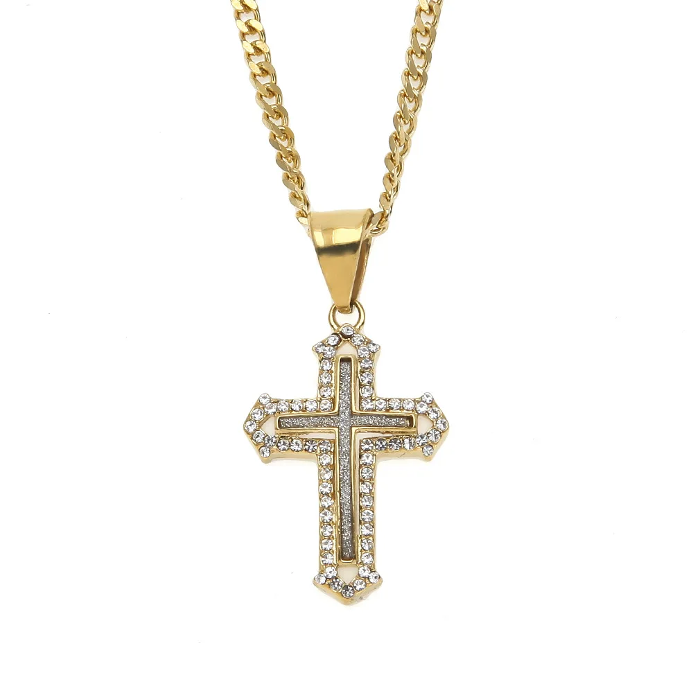 В кристалле выдалбливают двойной мини крест хип хоп человек лед из