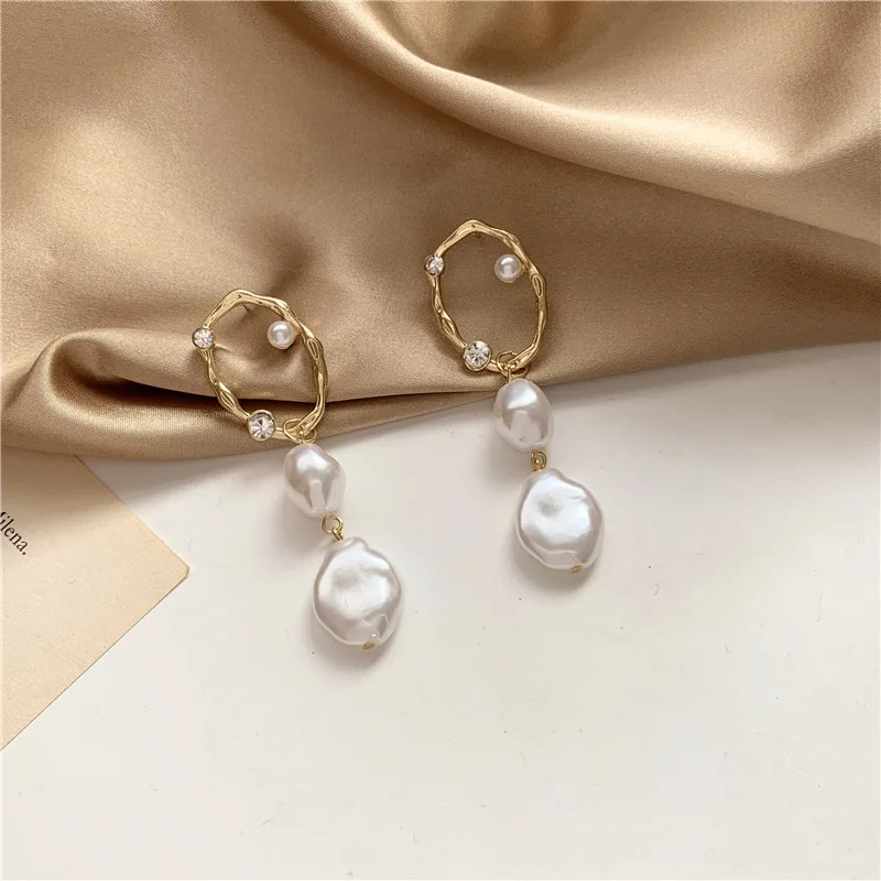 

Autumn And Winter Temperament Long Retro Baroque Style Fashion Earrings Female Geometric Pendant Earrings