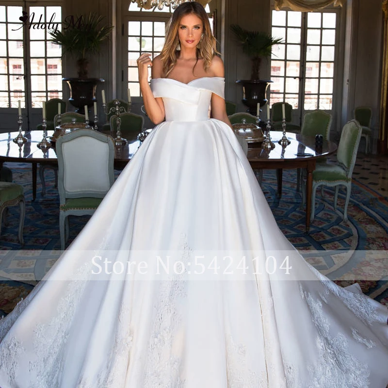 Adoly Mey Glamorous Appliques Matte Satin A-Line Wedding Dresses Elegant Boat Neck Zipper Up Vintage Bridal Gown Plus Size