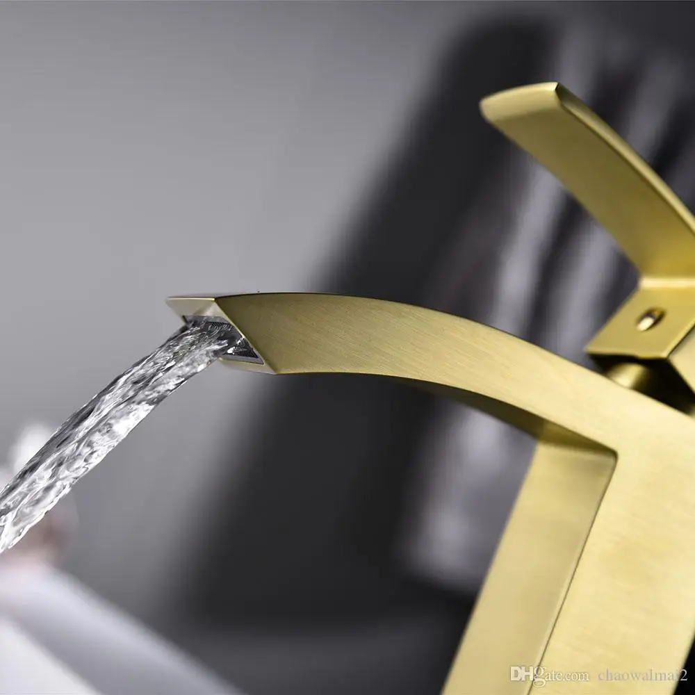 Смеситель водопад для ванной комнаты кран раковины с одной ручкой матовым