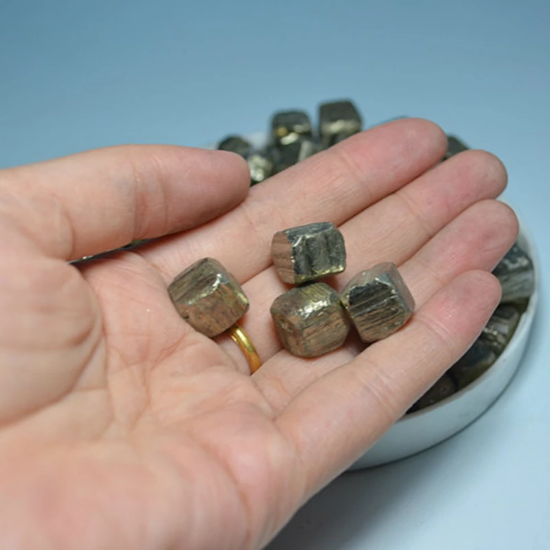1 шт. пиритовый Рудный куб высокой плотности несколько размеров