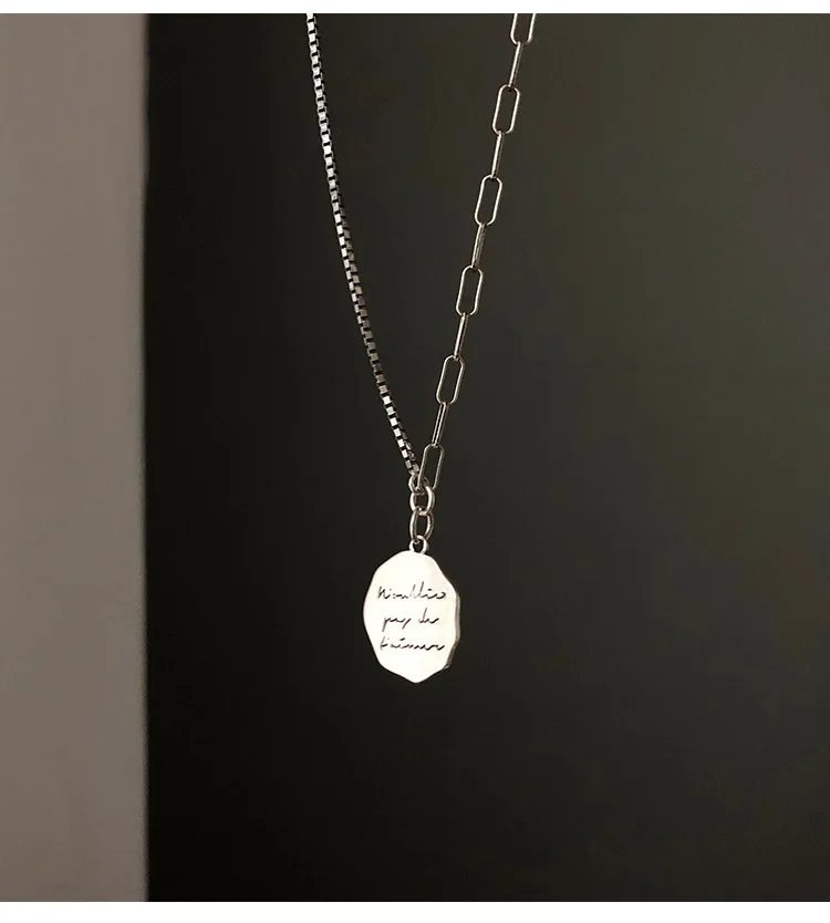 

Charm Simple Style Hot Sale Vintage Letter Necklace Fashion Wild Metal Necklace Female Clavicle Pendant Women Exquisite Jewelry