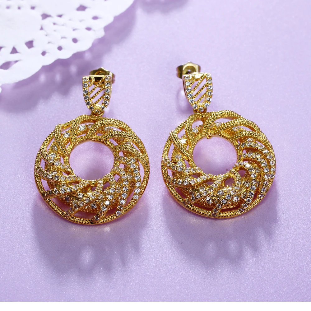 

Серьги-подвески золотого цвета с фианитами женские, праздничные сережки без аллергии и свинца