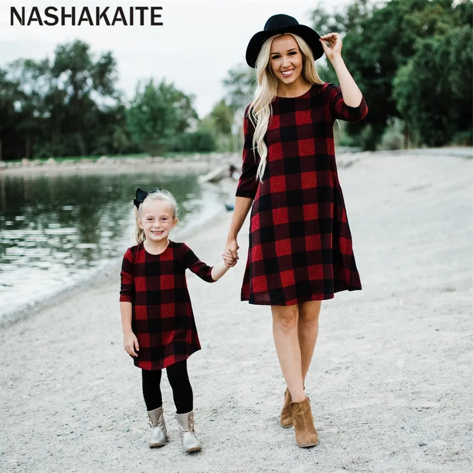 NASHAKAITE /Модная одежда для мамы и дочки мини платье в клетку с карманами три