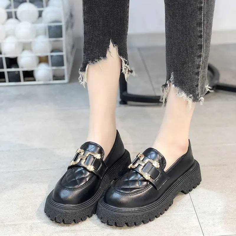 

New Fashion Patent Leather Shoes Woman Round Toe Spring Flats Shoes Woman Plus Size 42 Low Ladies Loafers Designer Shoes