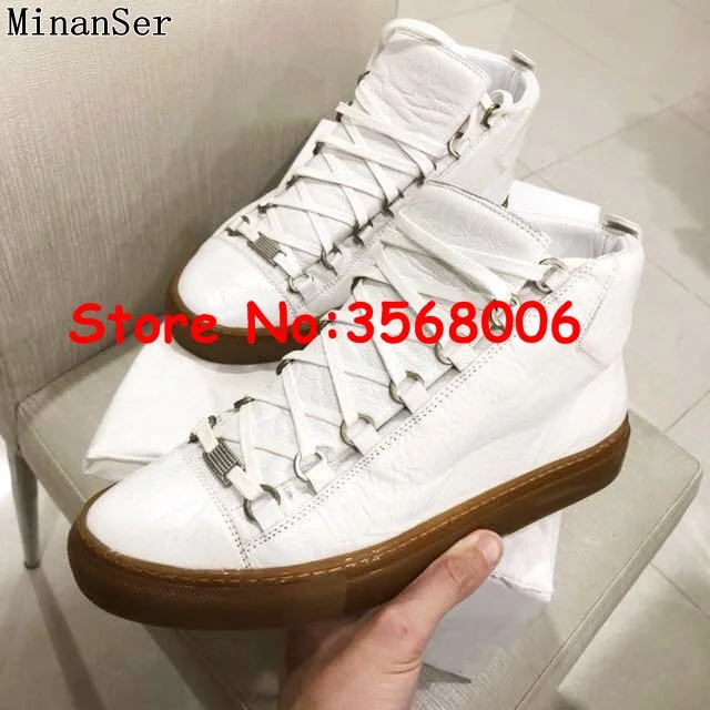 Мужские кроссовки на плоской подошве со шнуровкой синего красного или черного