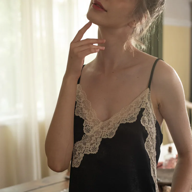 

Strap Halter Backless Velvet Night Sleep Dress Women Lingerie Sling Lace Embroidery V-Neck Sexy Silk Nightgown Female Clothes