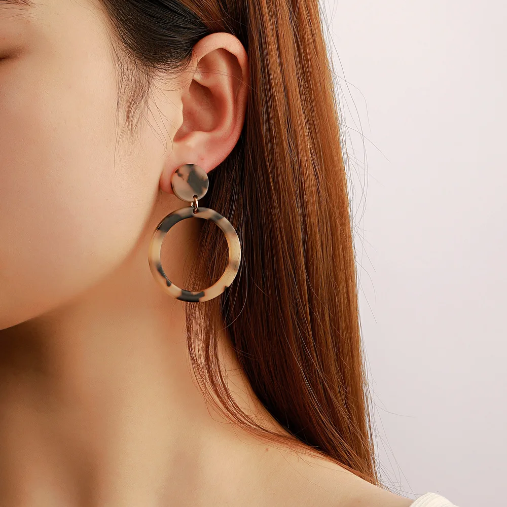 

Geometric Round Acrylic Earrings for Women Exaggerated Personality Leopard Print Ear Studs Simple Earrings Jewelry Party Gift