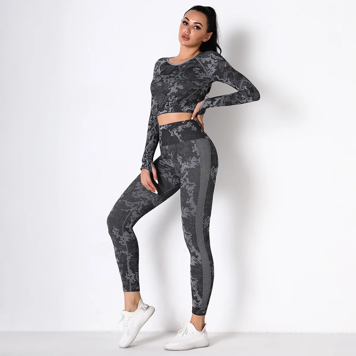

Two Piece Set Women Camo Workout Outfit Seamless High Waist Yoga Leggings with Long Sleeve Crop Top Gym Clothes Set Sportswear