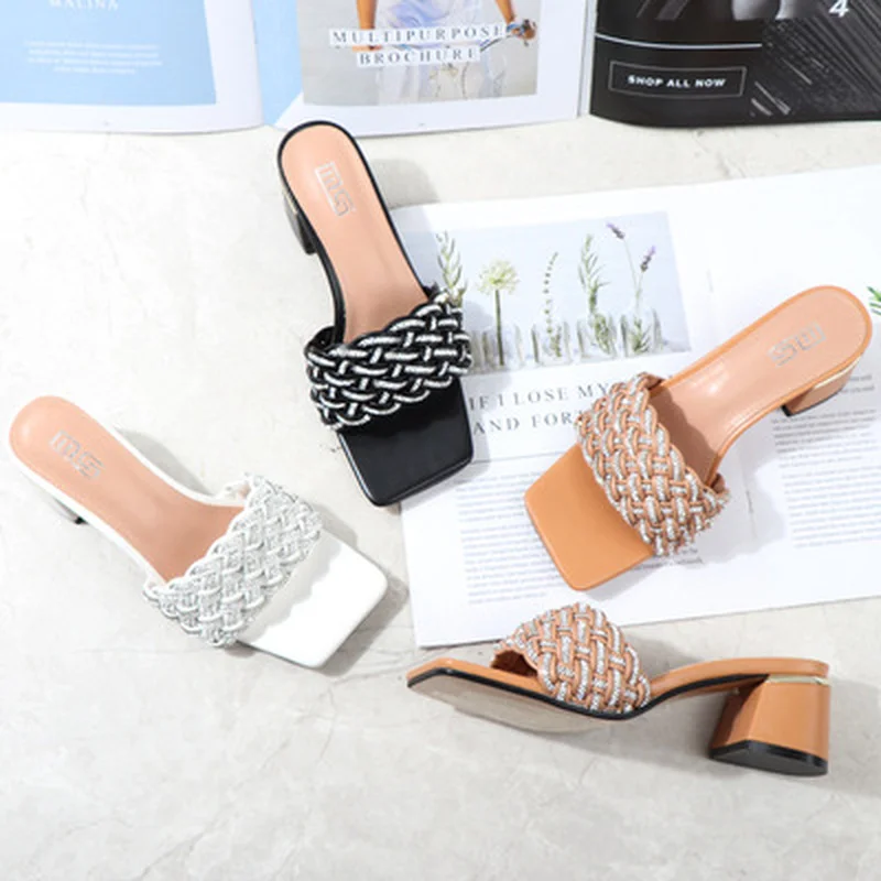 

2021 New Rhinestone Luxury Women Sandals Square Low Heel Pumps Plus Summer Ladies Flip Flops Outdoor Shoe Slide