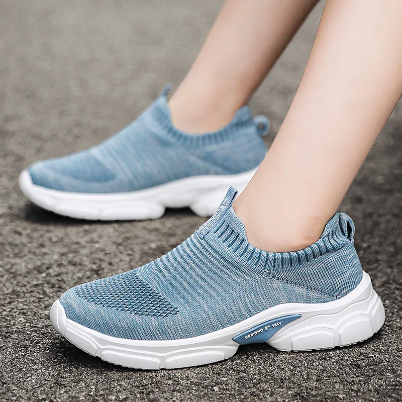 

Old Beijing Cloth Shoes Middle Aged Spring and Autumn Air Cushion Medium Heel Thick Sole Slope Heel Sports Shoes Large 42