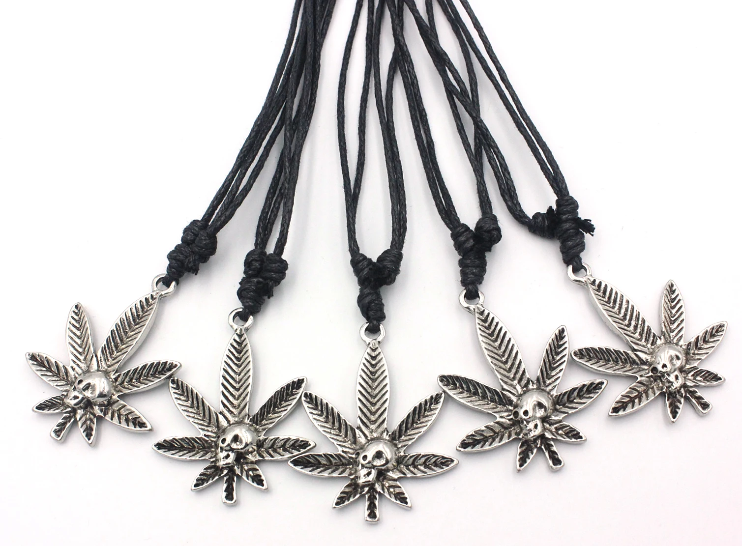10 шт. готические винтажные серебряные подвески в виде черепа и кленовых листьев