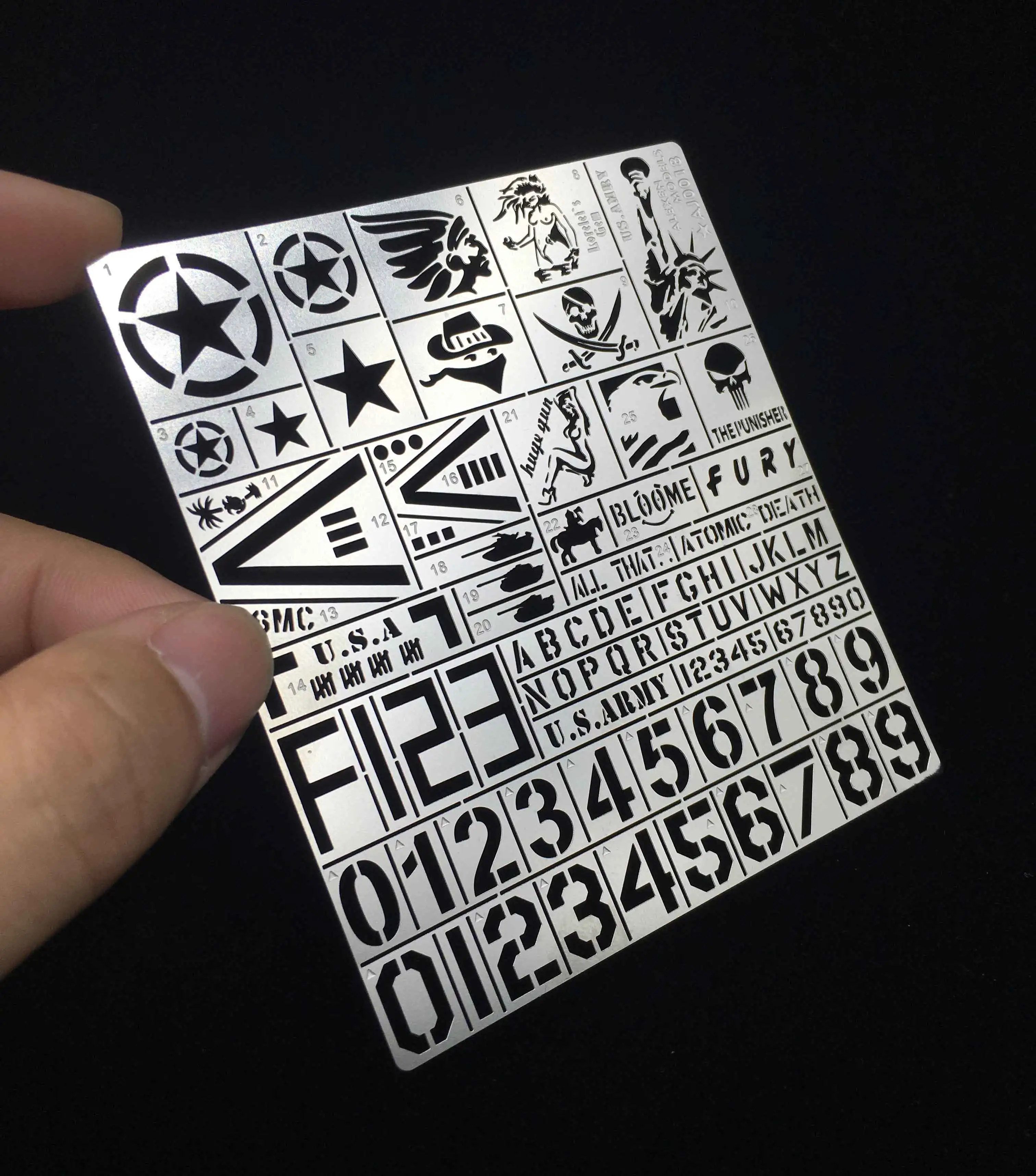 

AJ0018 U.S. Army and Modern Universal Tanks and Armaments Hollow Spray Board