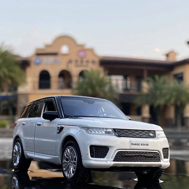 

1:32 Range Rover Sports SUV Alloy Car Model Diecast & Toy Vehicles Metal Car Model Simulation Sound and Light Childrens Toy Gift
