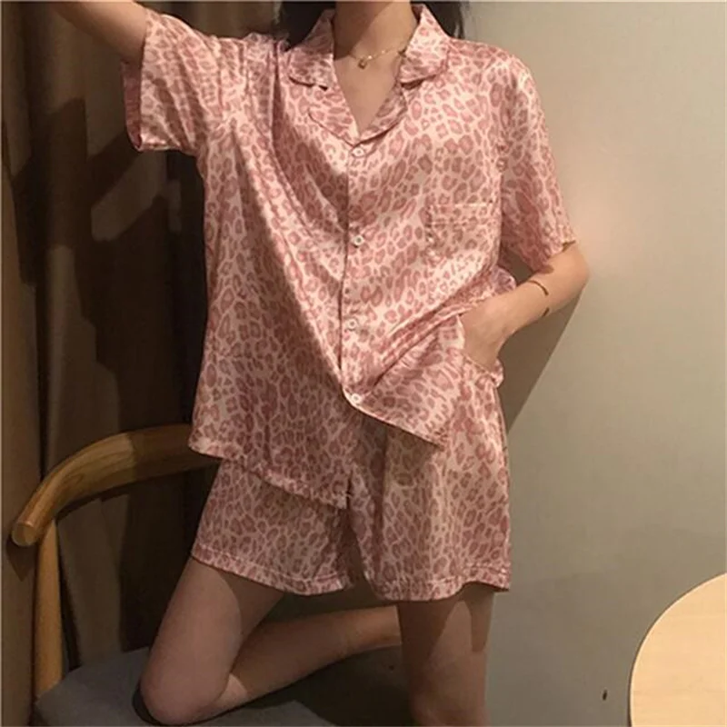 

Summer Girl Sweet And Cute V-Neck Short-Sleeved Shorts Thin Suit Comfortable Silk Women's Home Service 2Piece Set Female Pajamas