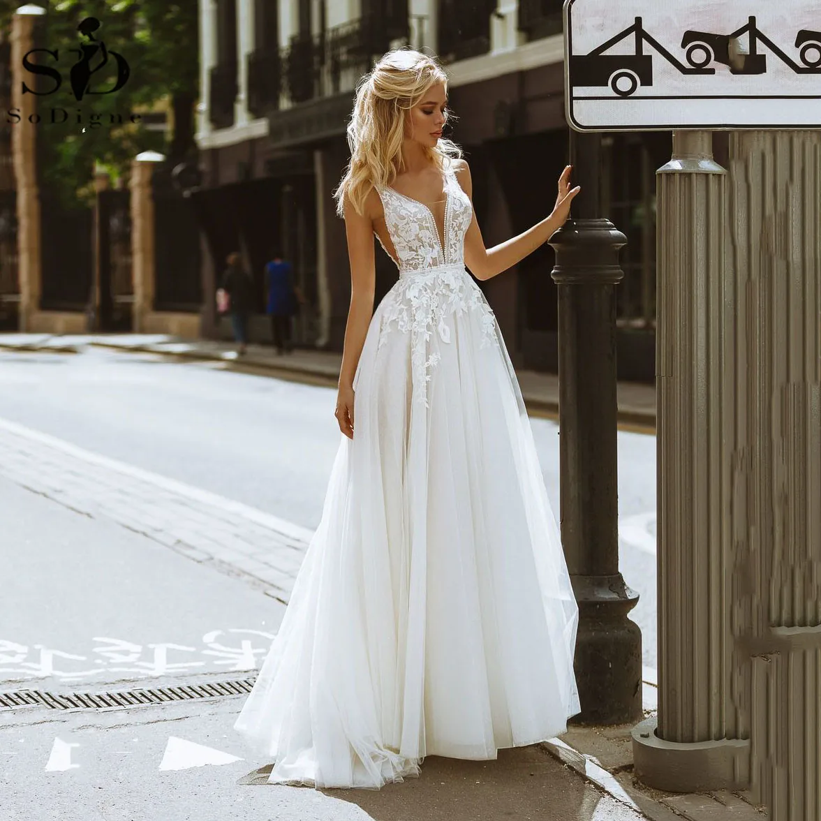 

Ivory Boho Wedding Dress Sexy Backless V-Neck Appliques Lace Tulle Beach Bridal Dress Simple Wedding Gowns plus size
