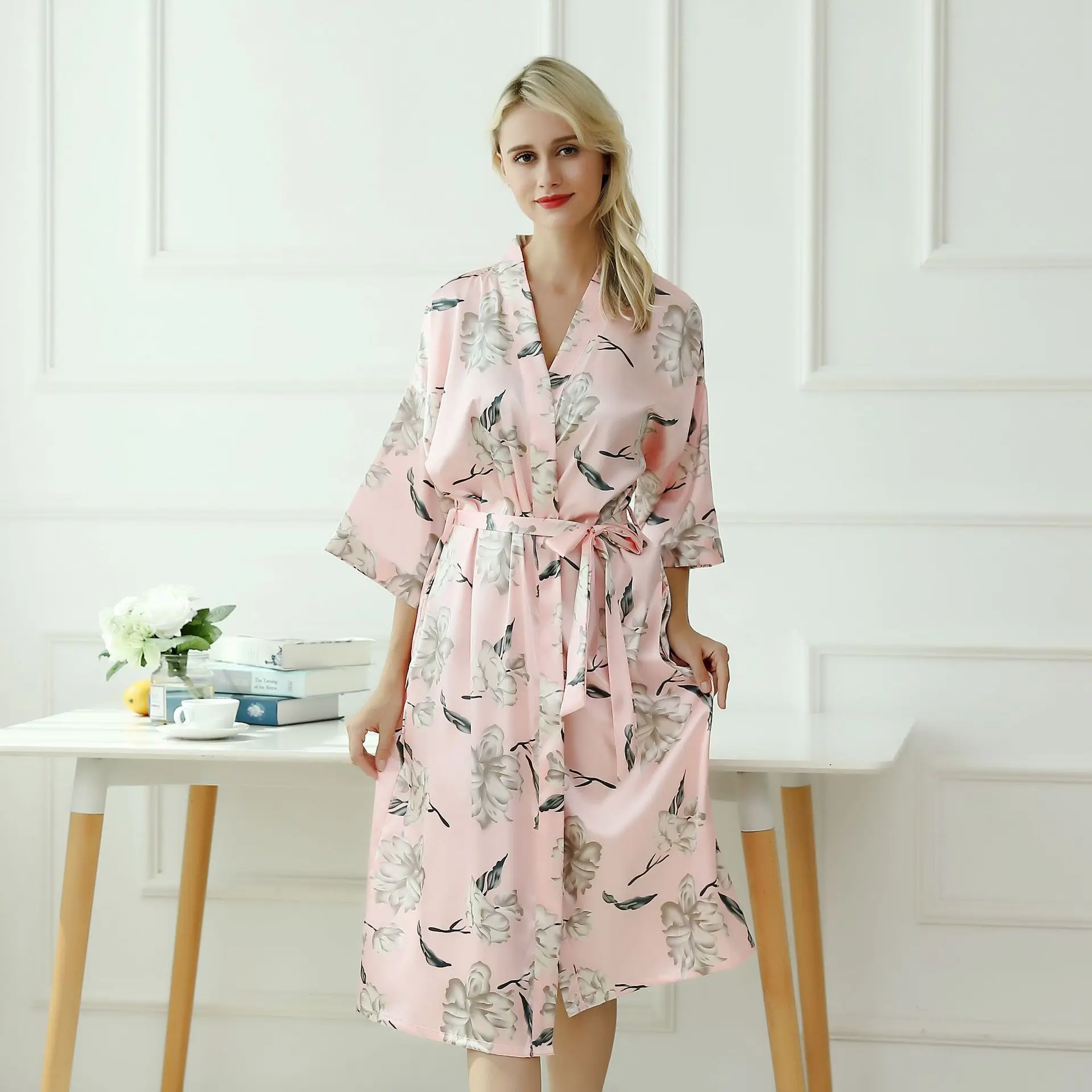 

Floral Print Women Robe Pink Satin Kimono Gown Summer Silky Sleepwear Female Soft Bathrobe Gown Casual Nightwear Home Wear