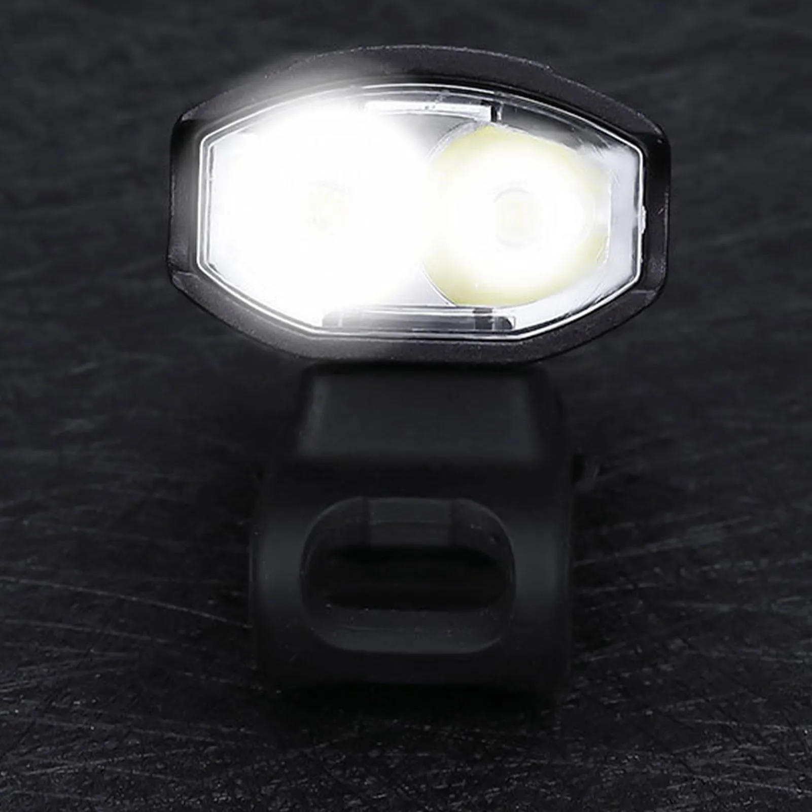 

Bicycle Light T6 Waterproof 1200mAh 6-mode Red Warning Light