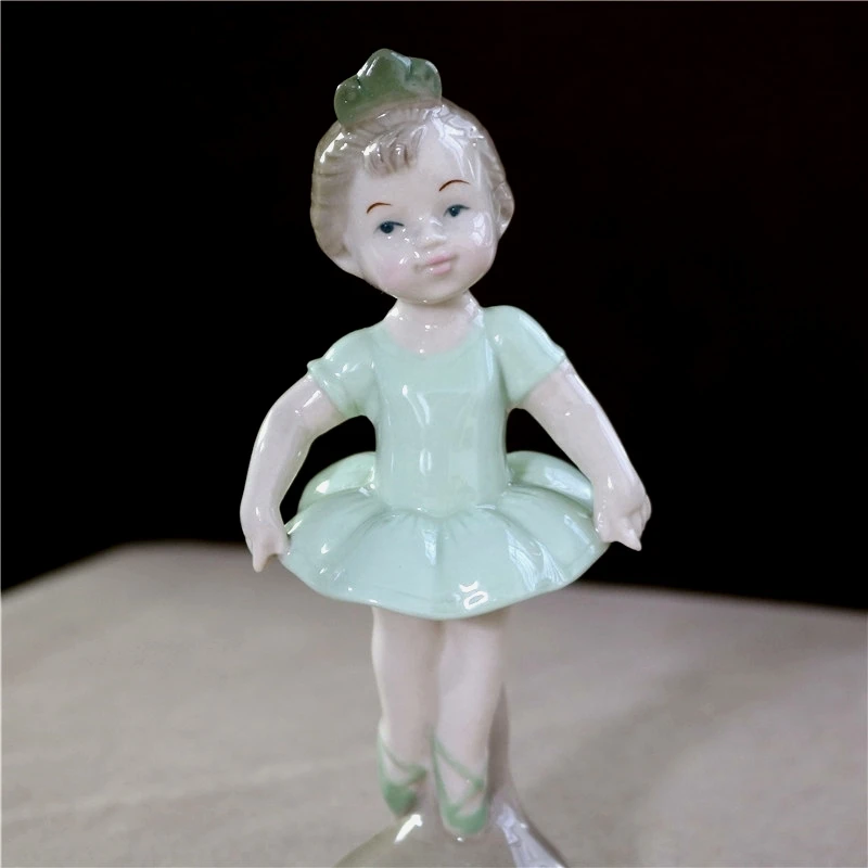 Фарфоровая кукла балерина миниатюрная настольная керамическая фигурка балерины