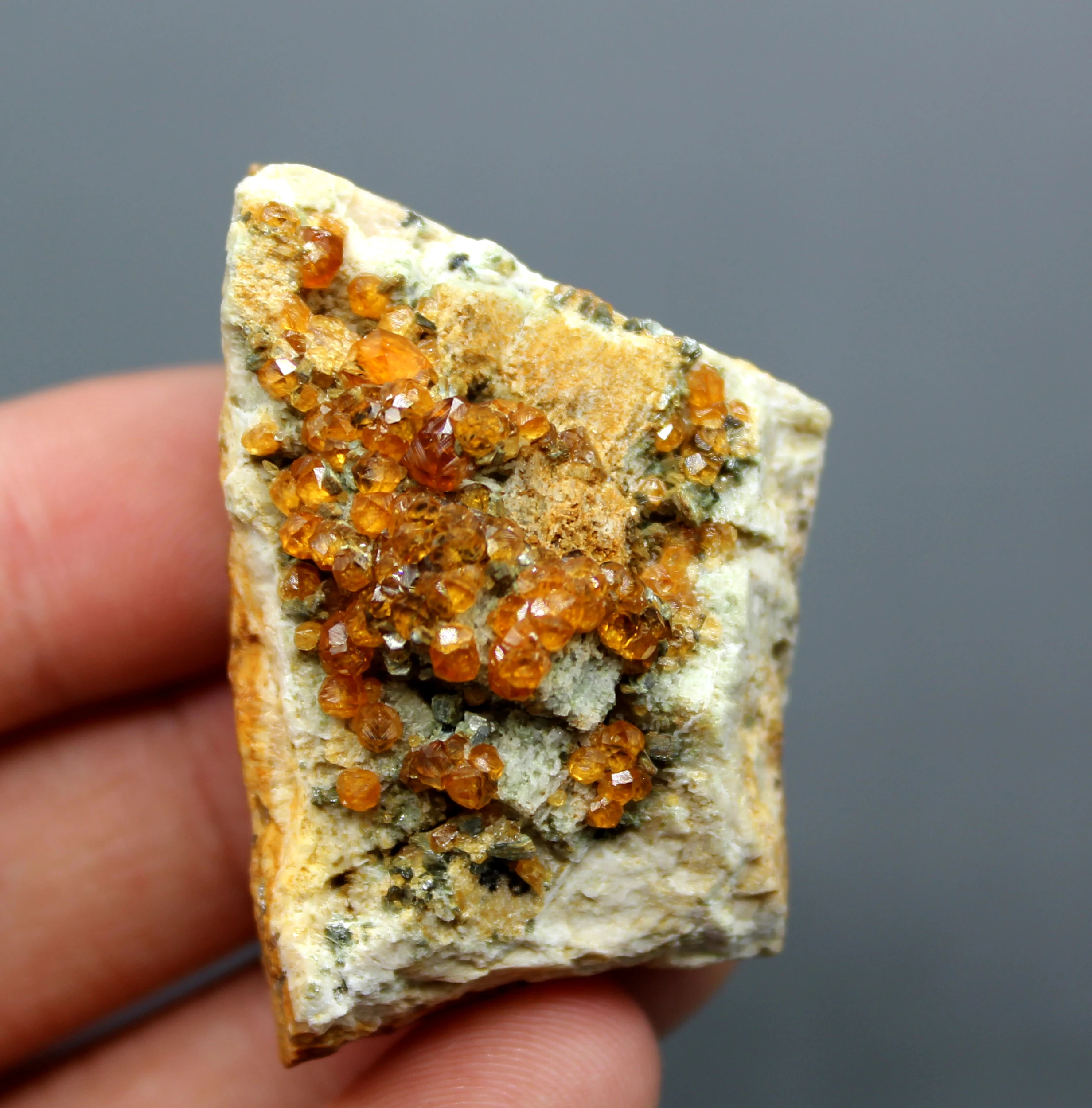 100% натуральный гранат минеральные образцы камней и кристаллов лечебные