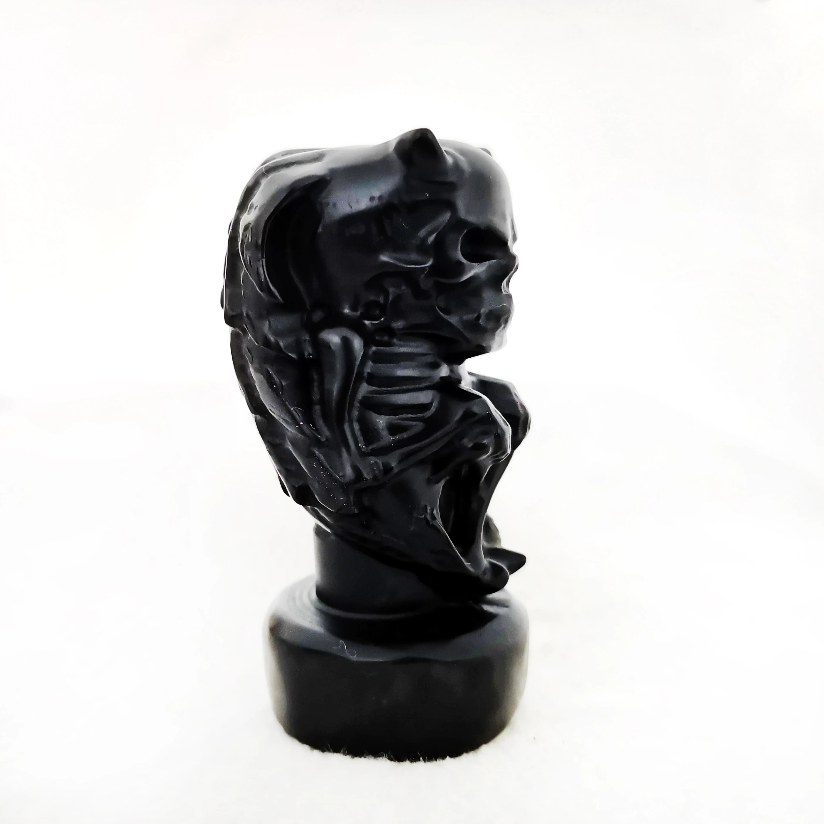 

Natural Obsidian Demon Skull Figurine Hand Carved Quartz Crystal Demon Figurine Healing Crystal Stone Crafts Home Decoration