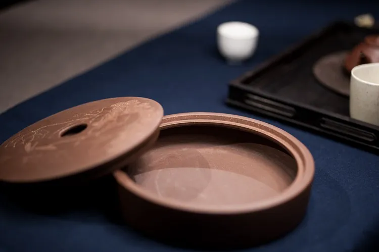 

Yixing recommended tea old pu 'er tea purple clay pot can put a cake pu 'er tea cake