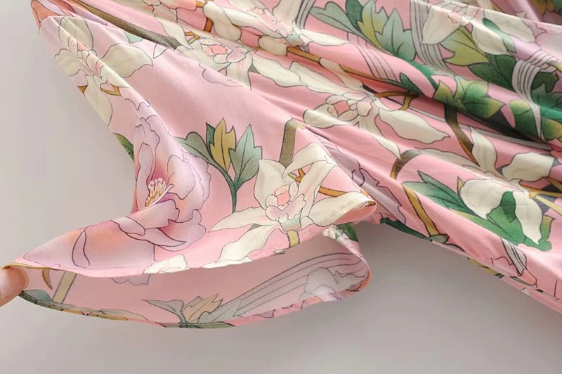 Винтажное шикарное женское платье в стиле хиппи розовое богемное с цветочным