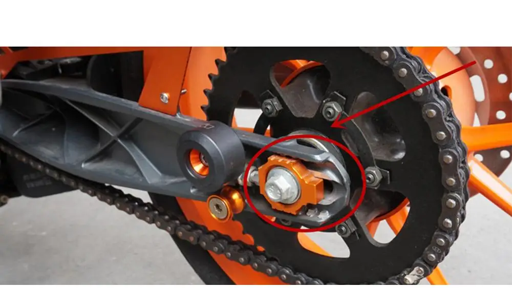 

For KTM RC125 RC200 RC390 Duke125 Duke390 Duke200 2014-2018 Motorcycle Rear Axle Blocks Chain Adjuster Fairing Parts