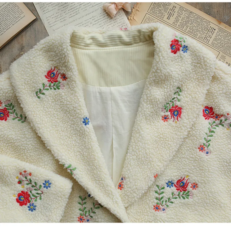 

Vintage Women Winter Elegant Thick Warm Faux Lamb Fur Long Jacket Ladies Sweet Exquisite Embroidery Casual Loose Woolen Overcoat