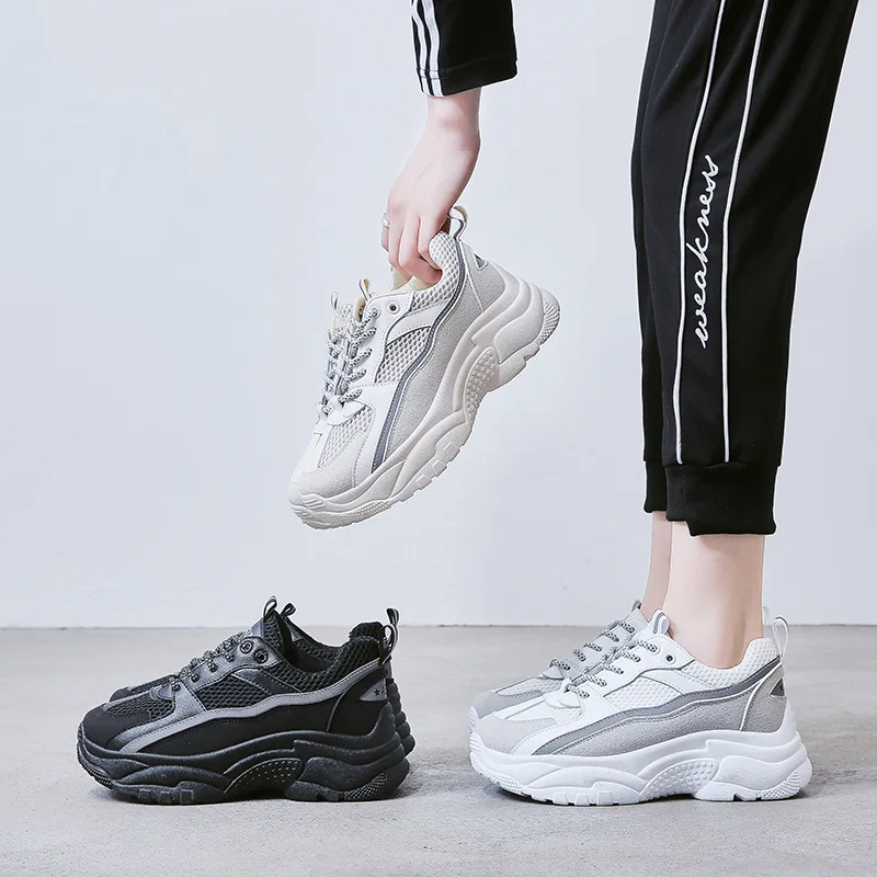 Кроссовки женские на массивной платформе дизайнерские модная отражающая обувь