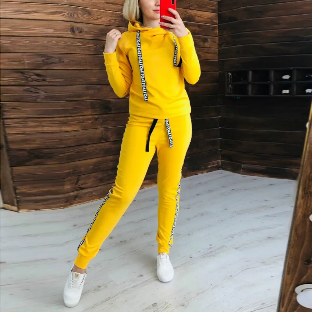 Женский спортивный костюм осенне-зимний из двух предметов в европейском и