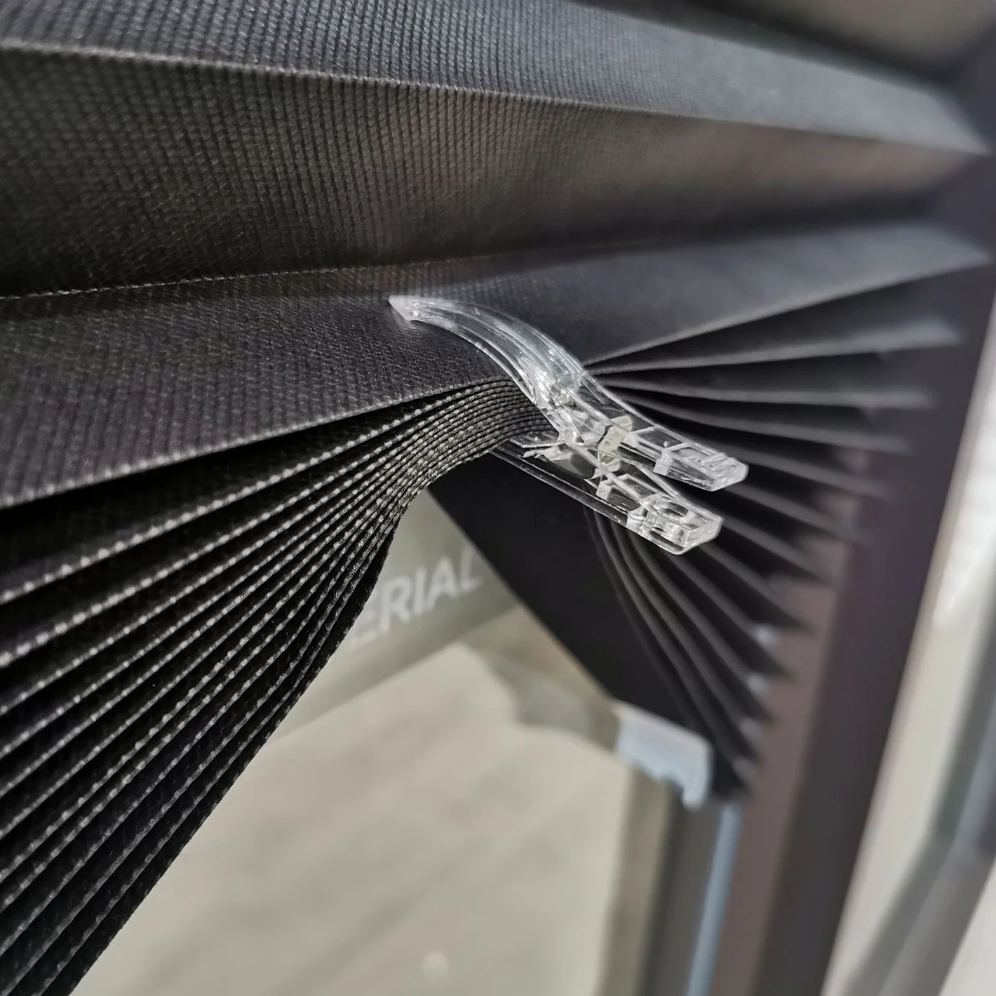 жалюзи на окна，Плиссированные складные плиссированные самоклеящиеся оконные