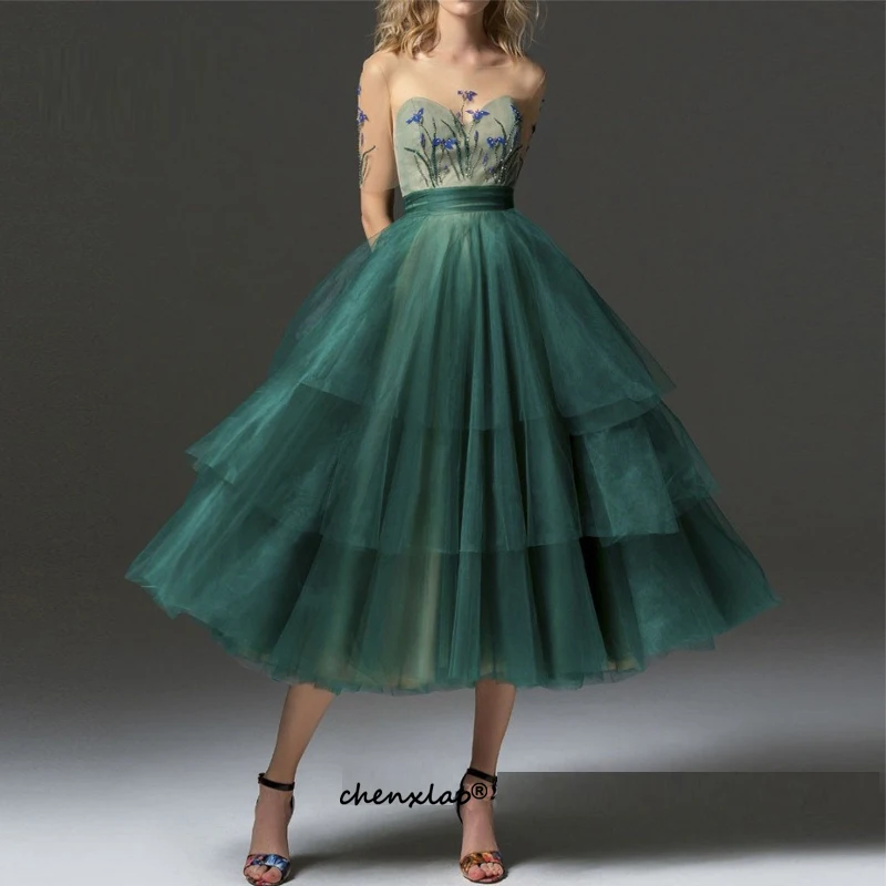 Темно зеленые кружевные вечерние платья с вышивкой накладные аппликации на