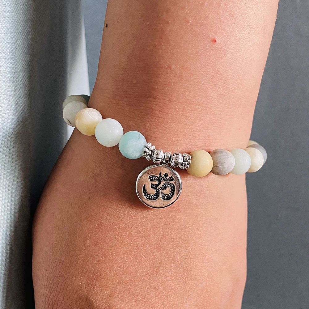 Матовый браслет Ruberthen 8 мм из амазонита женский очаровательный Ом для медитации